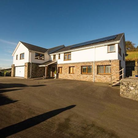 Llanfihangel-y-Creuddyn Y Grange B&B 외부 사진