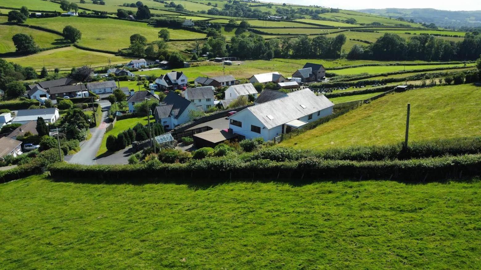 Llanfihangel-y-Creuddyn Y Grange B&B 외부 사진