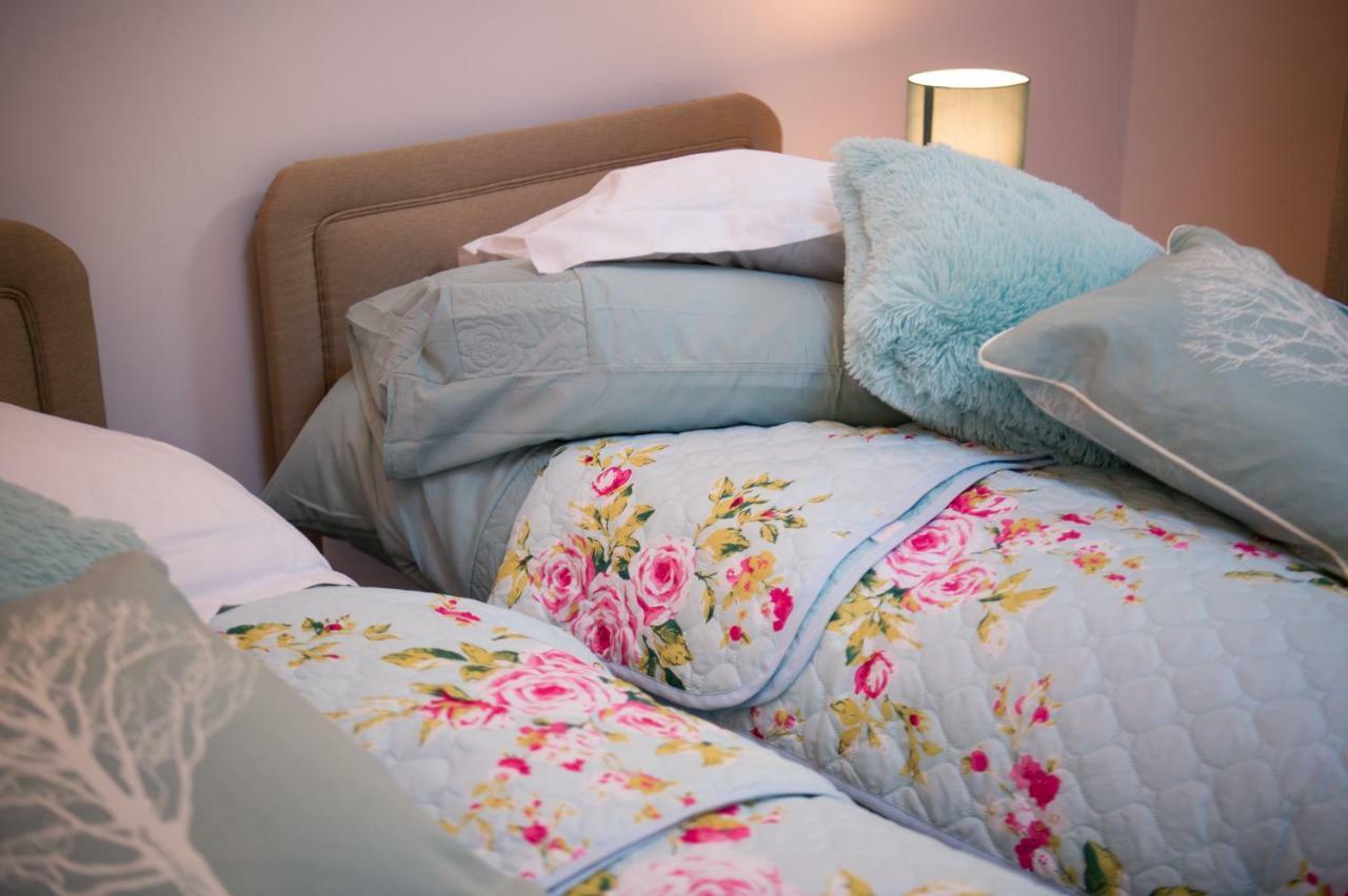 Llanfihangel-y-Creuddyn Y Grange B&B 외부 사진