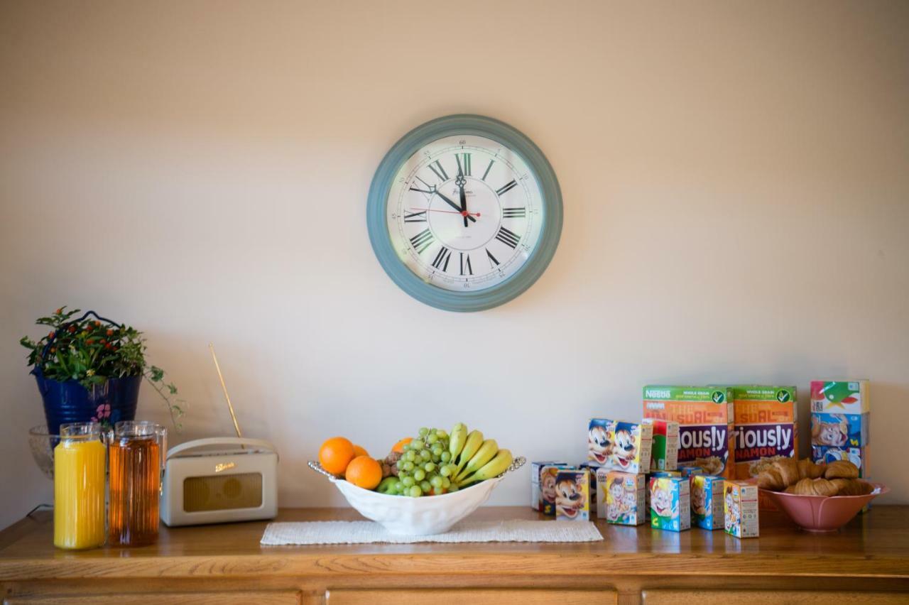 Llanfihangel-y-Creuddyn Y Grange B&B 외부 사진