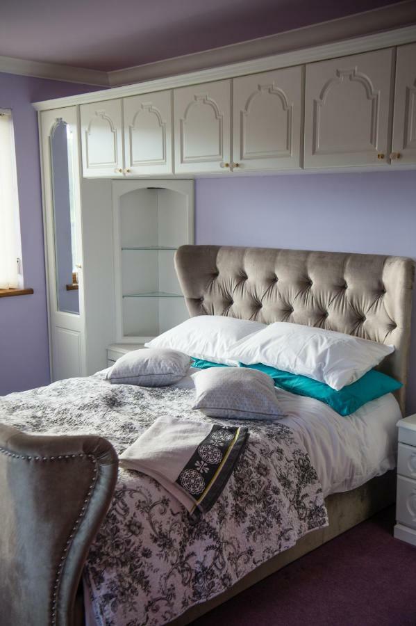 Llanfihangel-y-Creuddyn Y Grange B&B 외부 사진