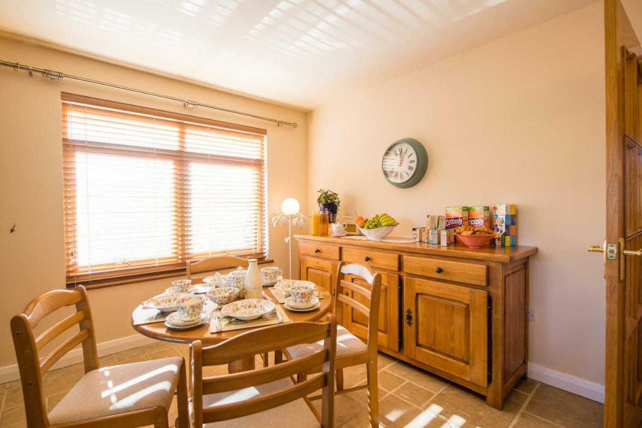 Llanfihangel-y-Creuddyn Y Grange B&B 외부 사진