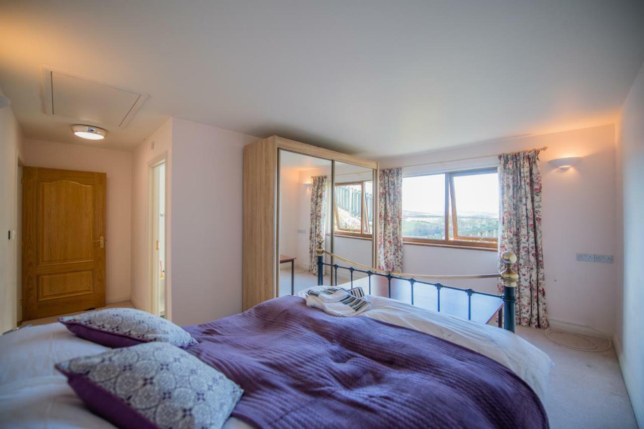 Llanfihangel-y-Creuddyn Y Grange B&B 외부 사진