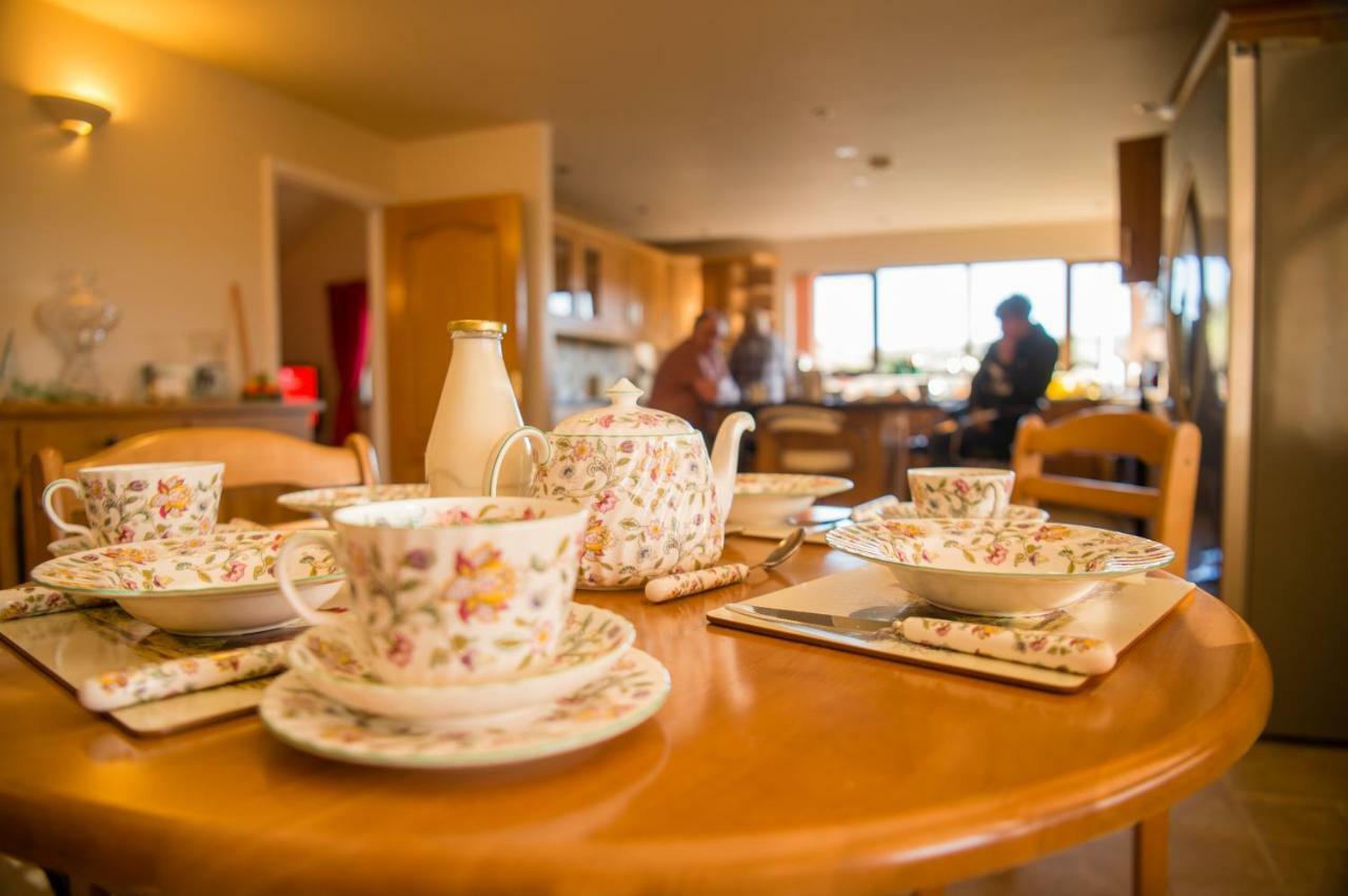 Llanfihangel-y-Creuddyn Y Grange B&B 외부 사진