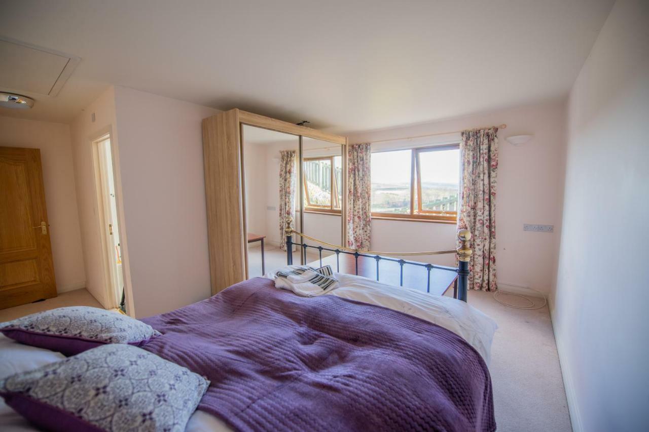 Llanfihangel-y-Creuddyn Y Grange B&B 외부 사진